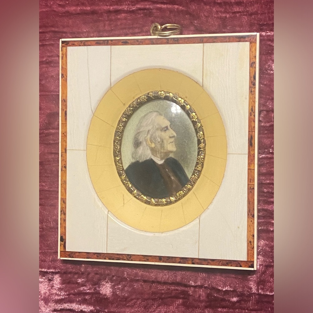 Antique Piano Keys Bone Portrait / Picture #7935